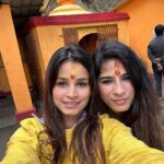 Chetna Pande Instagram - Ram Navami 🧿🙏🏻 #uttarakhand #haatkalika #gangolihat Hat Kalika Temple Gangolihat