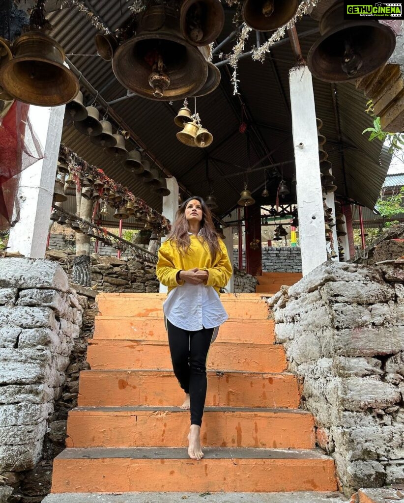 Chetna Pande Instagram - Ram Navami 🧿🙏🏻 #uttarakhand #haatkalika #gangolihat Hat Kalika Temple Gangolihat