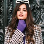 Chetna Pande Instagram - Start with yourself. Be the energy you want to attract Dumo Milan