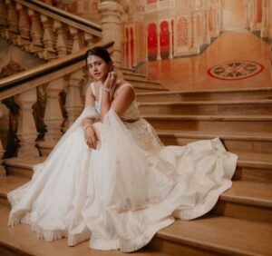 Dalljiet Kaur Instagram - 🌹
.
.
.
.
.
.
Pic courtesy @epicstories.in 
Styled by @sharmaa_shivi 
Location @aayushresortonline 
Makeup @amrutujawane