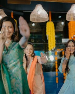 Dalljiet Kaur Instagram - My heart is full today. With so much love and happiness. 🧿 
Sangeet and mehendi done right!

@niknpatel I love you !

.
.
@epicstories.in thanks for stunning pictures
.
.

@anjali_lilaria  we totally love ur outfit 
@pallavisehgalmakeup and @osamakhan
  @arzoomakeovers_ 
 Jwellery @bridal_jewellery_by_gjint 
 @frizbeedigital