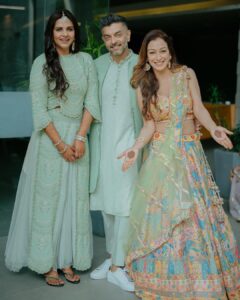Dalljiet Kaur Instagram - My heart is full today. With so much love and happiness. 🧿 
Sangeet and mehendi done right!

@niknpatel I love you !

.
.
@epicstories.in thanks for stunning pictures
.
.

@anjali_lilaria  we totally love ur outfit 
@pallavisehgalmakeup and @osamakhan
  @arzoomakeovers_ 
 Jwellery @bridal_jewellery_by_gjint 
 @frizbeedigital