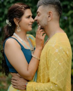 Dalljiet Kaur Instagram - To new beginnings, one step at a time.

#haldiceremony #dalnik2 #onestepatatime #toforever