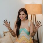 Dalljiet Kaur Instagram - And it begins. Emotional day for me and my family. Keep us in your prayers. . . . All our emotions stunningly captured by @epicstories.in 🌺 My life story captured in absolutely gorgeous mehendi by @mehendiiekta 🍀