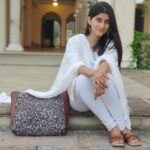 Deeksha Joshi Instagram - 2023 is going to be the year of healing and happiness. 🌱✨ Thank you @zoukonline for such a pretty bag and footwear!