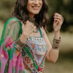 Deeksha Joshi Instagram – Loveddddd Garba Shuffle 2.0 
What about you?? 

Also this is for the first time that I did like a heroine-ish sequence for TCF.. 
with my fav fav @aarizsaiyed directing me and acting with me ❤️ Also see @ojasrawal @nautankideep @om_funnyguynextdoor Killingggg it whenever they appear onscreen 🥳🔥🔥🔥

@instafunny_manan Thank you for making me a part of The Garba Shuffle 2.0 😻
@vidya_mdesai Immense love to you for everything 😘😘