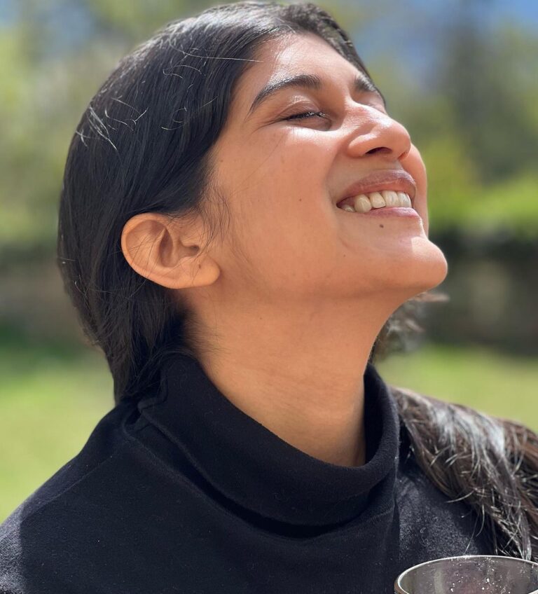 Deeksha Joshi Instagram - 🌿❄️🌞 पहाड़ी धूप Manali, Himachal Pradesh