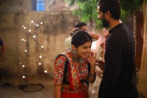 Deeksha Joshi Instagram - Some nostalgic BTS of ‘Bol Mari Ambe’ , from ‘Fakt Mahilao Mate’ 

Happy Dussehra everyone 🌼🌷

📸 @ramtajogii_