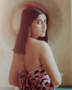 Deeksha Joshi Instagram - 🌸🖤

Styled by @styleitwithniki 
Outfit @maroonbytaruna 
Accessories @prachishahdesign 
📷 @chiragpanchal__