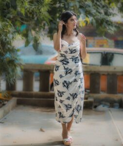 Deeksha Joshi Instagram - Day 2 of ‘Fakt Mahilao Mate’ with a tropical twist 🌴