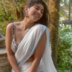 Deeksha Joshi Instagram - Never have i ever felt this sundar in a saree PS: This fit is giving me full tip tip barsa paani vibes. ✨🔥❤️ What about you? Mumbai, Maharashtra