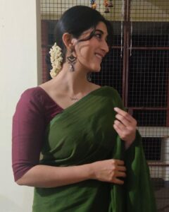 Deeksha Joshi Instagram - Always imagined myself wearing a gajra and swaying to the tunes of this beautiful composition sung by K.S. Chitra ✨🥹