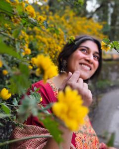 Deeksha Joshi Instagram - कहीं से कहीं को भी
आओ बेवजह चलें हम
पूछे बिना किसी से हम मिलें
बंदिशें ना रहीं कोई बाकी, तुम हो ..

📸 @iamnikul_