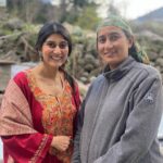 Deeksha Joshi Instagram - Such warmth and purity in the hearts of these beautiful Himachali women ♥️🥹 Last picture is of a stem with delicate white flowers and heart shaped leaves 😭😭💚 My love for travelling and exploring nature and people from different cultures, interesting architecture is rekindled. Gratitude 🙏