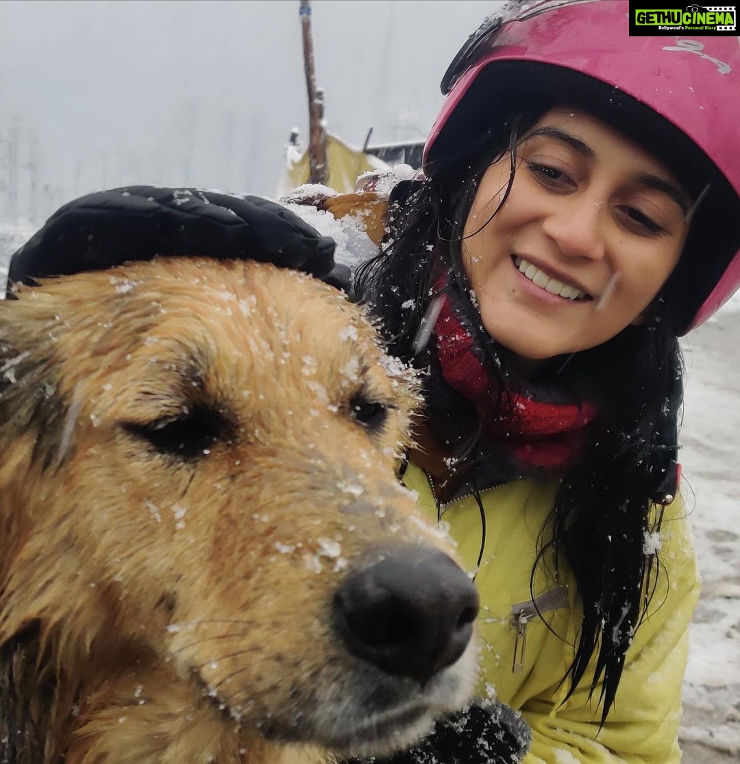 Deeksha Joshi Instagram - My first snowfall ♥️🥹❄️