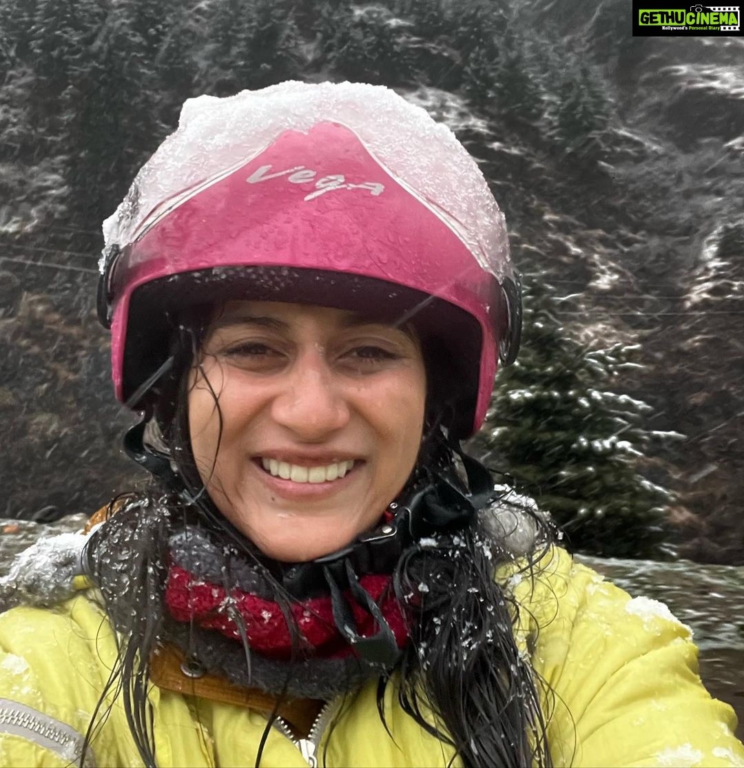 Deeksha Joshi Instagram - My first snowfall ♥️🥹❄️