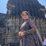 Deepika Singh Instagram - ओम नमः शिवाय । About Today Morning at #trimbakeshwarjyotirlinga temple visit 🕉️🙏🏻 . #outfit @byutify.in #monday #peace #mondaymorning #jyotirlinga #shiv #faith #worship #bestmoments #deepikasingh