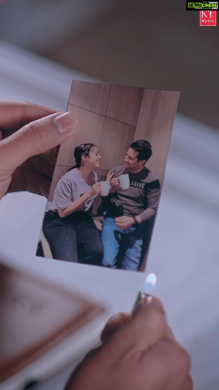 Deepika Singh Instagram - #tumtohaisenathey is already out now on @rangrezaafilm YouTube channel ! Go n make your own reels guys and don’t forget to tag us 🙏🏻 @rangrezaafilms @rohitkumarofficials @realkaranmehra @deepikasinghofficialpage @lamAafizKhan @shubhthakurofficial . . . #tumtohaisenathey #lovesaga #romanticmelody #soulmates #newsong #rangrezaafilm