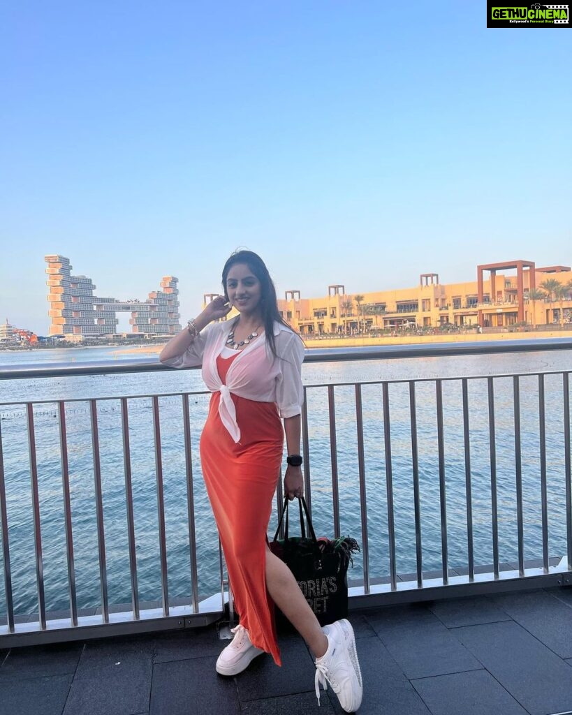Deepika Singh Instagram - This Pointe was on point! So much do here from cafés to beaches to great views!!! . #pic @jeevitaoberoi #outfit @enzo_fashion_forever #dubai #love #travel #deepikasingh #uae