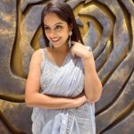 Deepika Singh Instagram - May this Makar Sankranti fill your life with joy, happiness, and love. Wishing you and your family a very Happy Makar Sankranti! 🪁✨🙏🏻 . Saree : @neerusindia . . #deepikasingh #love #celebrations