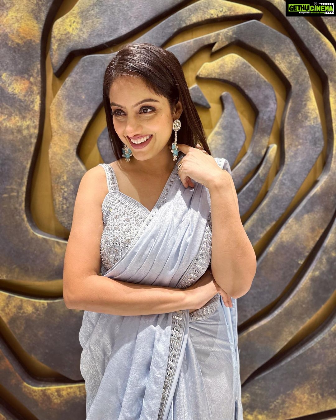 Deepika Singh Instagram - May this Makar Sankranti fill your life with joy, happiness, and love. Wishing you and your family a very Happy Makar Sankranti! πͺβ¨ππ» . Saree : @neerusindia . . #deepikasingh #love #celebrations