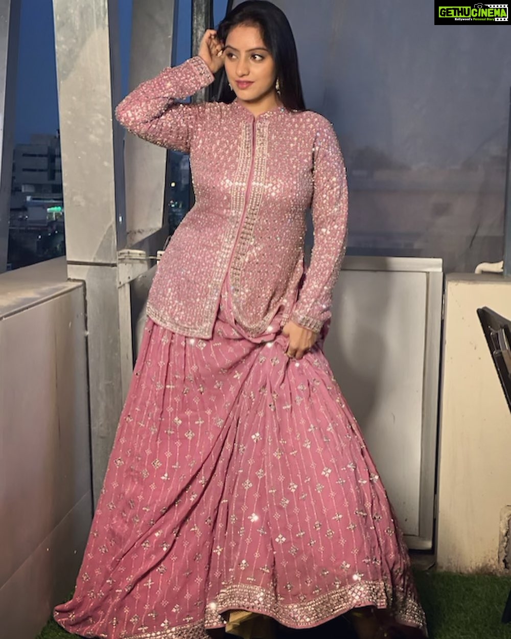 Deepika Singh Instagram - Dress to impress they say but to whom I ask ? I dress to embrace myself, feel more confident and just be me 🥰 . Styled by @stylingbyvictor @sohail__mughal___ Outfit @asopalav Earings @rubans.in Assisted by @styleby_antara @stylevanitywithaarya . . #deepikasingh #love #dressup #loveyourself