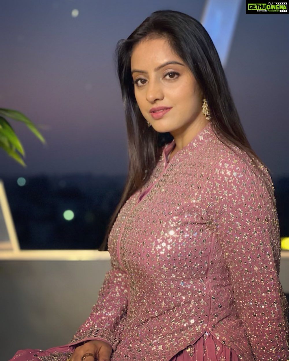 Deepika Singh Instagram - Dress to impress they say but to whom I ask ? I dress to embrace myself, feel more confident and just be me 🥰 . Styled by @stylingbyvictor @sohail__mughal___ Outfit @asopalav Earings @rubans.in Assisted by @styleby_antara @stylevanitywithaarya . . #deepikasingh #love #dressup #loveyourself