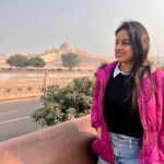Deepika Singh Instagram – Hello! Lucknow ✨
I’m at this famous spot by the river, enjoying the cold chills and bright day here!!!

#piccredit @raajesh.shandilya 
#lucknow #eventdiaries #winter #deepikasingh Gomti River Front