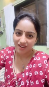 Deepika Singh Instagram - Sach baat, harkate hum teek kar bhi nahi payenge aur ho bhi nahi payengi 💁🏻‍♀️🤪🙊
.
.
#réel #trendingreels #factsoflife #weakness #deepikasingh 
.
.
#reels #trendingaudio