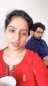 Deepika Singh Instagram - Good morning 🤪❤️.
.
.
#tealover #smile😊 #husbandandwife #deepikasingh