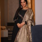 Deepika Singh Instagram – “ There’s something about Black, you feel hidden in it “ – Georgia O’keeffe
.
.
Styled by @stylingbyvictor @sohail__mughal___ 
Outfit @panashdesigner_studio 
Earings @rubans.in 
Assisted by @styleby_antara 
#managedby @lacelebrite05 @raajesh.shandilya 
#black #event #kanpur #deepikasingh Kanpur Airport