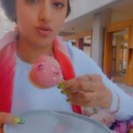 Deepika Singh Instagram - For my insta reels addiction 👻. Raise your hand if you too become sar phira like me 🤪💁🏻‍♀️😂 . . #dubai #coffeeshop #El&Nlondon #reels #addiction #deepikasingh