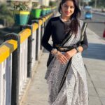 Deepika Singh Instagram - Today dress up for screening of our film #tituambani in @jammufilmfestival with @rohitraj.goyal . Loving the city vibe ❤️ . . #piccredit @rohitraj.goyal #tituambani #filmfestival #jammu #saree #styledbyme #deepikasingh