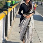 Deepika Singh Instagram - Today dress up for screening of our film #tituambani in @jammufilmfestival with @rohitraj.goyal . Loving the city vibe ❤️ . . #piccredit @rohitraj.goyal #tituambani #filmfestival #jammu #saree #styledbyme #deepikasingh