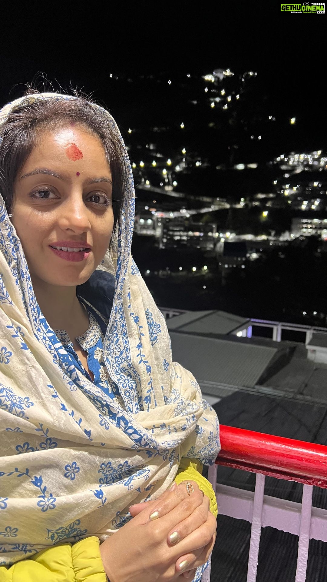 Deepika Singh Instagram - Jai Mata Di ❤️🙏🏻. By doing Maa Vaishnodevi temple trekking of nearly 12 km from the base camp at Katra Mr @rohitraj.goyal won the physical fitness test with 💯 % marks 💁🏻♀️🤪❤️😘🤗🤗👏👏. . Outfitby: @sushilascreation @stylebysugandhasood #trekking #withmyhubby #maavaishnodeviyatra #katra #jammu #deepikasingh