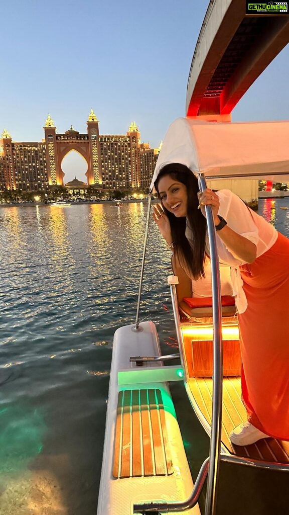 Deepika Singh Instagram - Enjoyed Beautiful Sunset view on Atlantis Palm, The pointe from electric boat ride 🛶 . . #electricboat #theatlantis #dubai #deepikasingh
