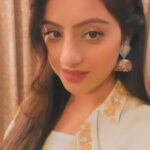 Deepika Singh Instagram – Just old classic mood 😉 
.
Styled by @stylingbyvictor @sohail__mughal___ 
Outfit by – @emiraasbyindrani 
Jewellery by – @rubans.in 
Assisted by – @styleby_antara 
#oldisgold #music #love #deepikasingh