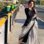 Deepika Singh Instagram - Today dress up for screening of our film #tituambani in @jammufilmfestival with @rohitraj.goyal . Loving the city vibe ❤️ . . #piccredit @rohitraj.goyal #tituambani #filmfestival #jammu #saree #styledbyme #deepikasingh