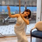 Deepika Singh Instagram - Back at it following the trend But this music is honestly so catchy ✨ #saree @neerusindia #2023firstdancereel #trendingreels #trendingaudio #reels #deepikasingh