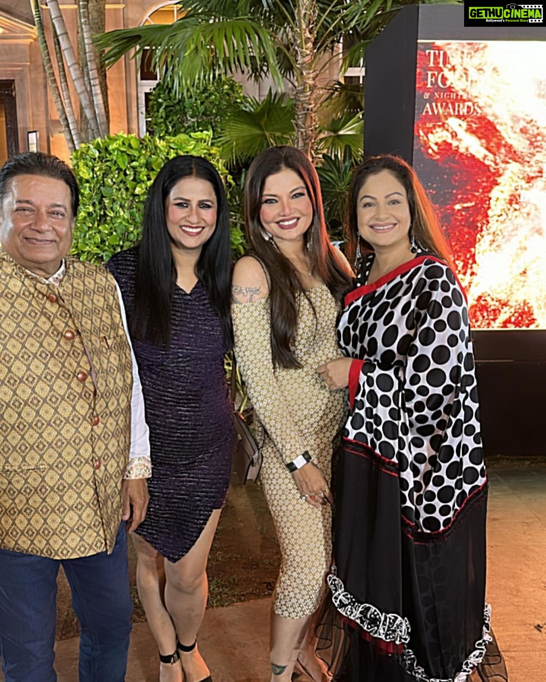 Deepshikha Nagpal Instagram - The times food award. So good to meet all my Lovely friend ❤️. . . #award #happiness #smile #party #bonding