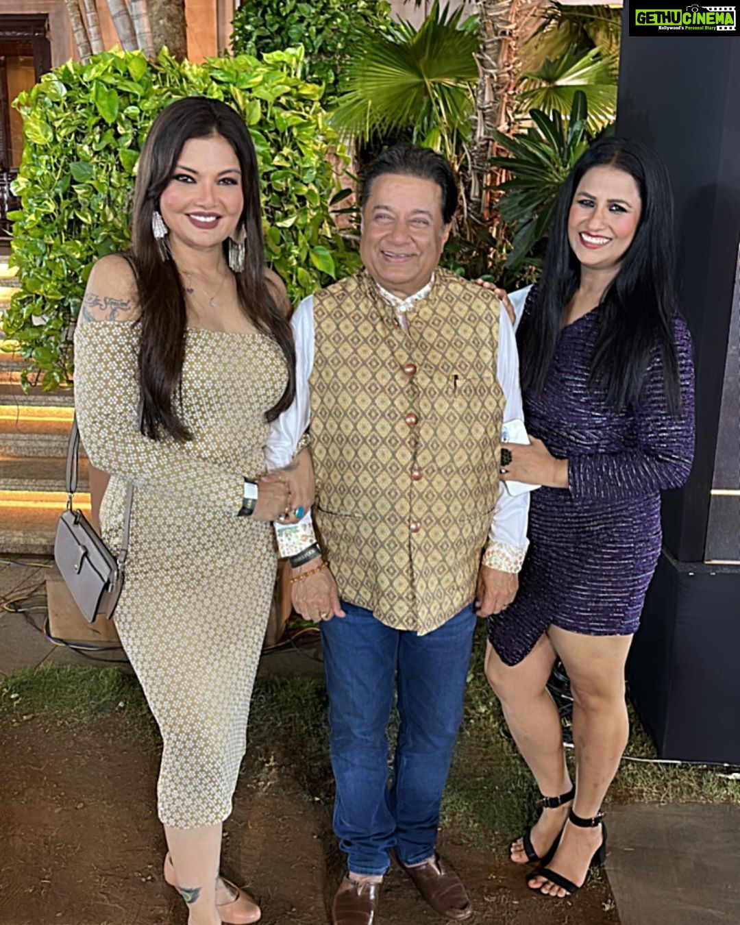 Deepshikha Nagpal Instagram - The times food award. So good to meet all my Lovely friend ❤️. . . #award #happiness #smile #party #bonding