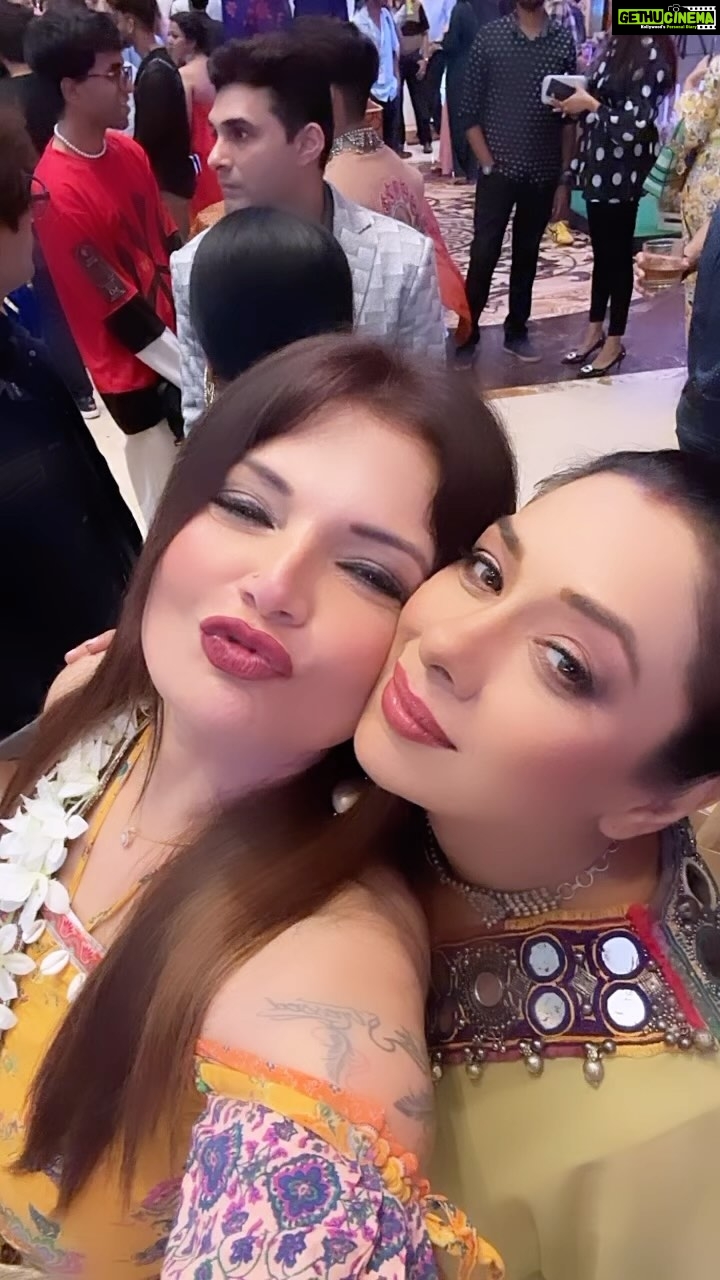 Deepshikha Nagpal Instagram - Sometimes being a friend means mastering the art of timing. .... . . #friends #actress #smile #fun #blessed #greatful #trendingreels #reelsvideo