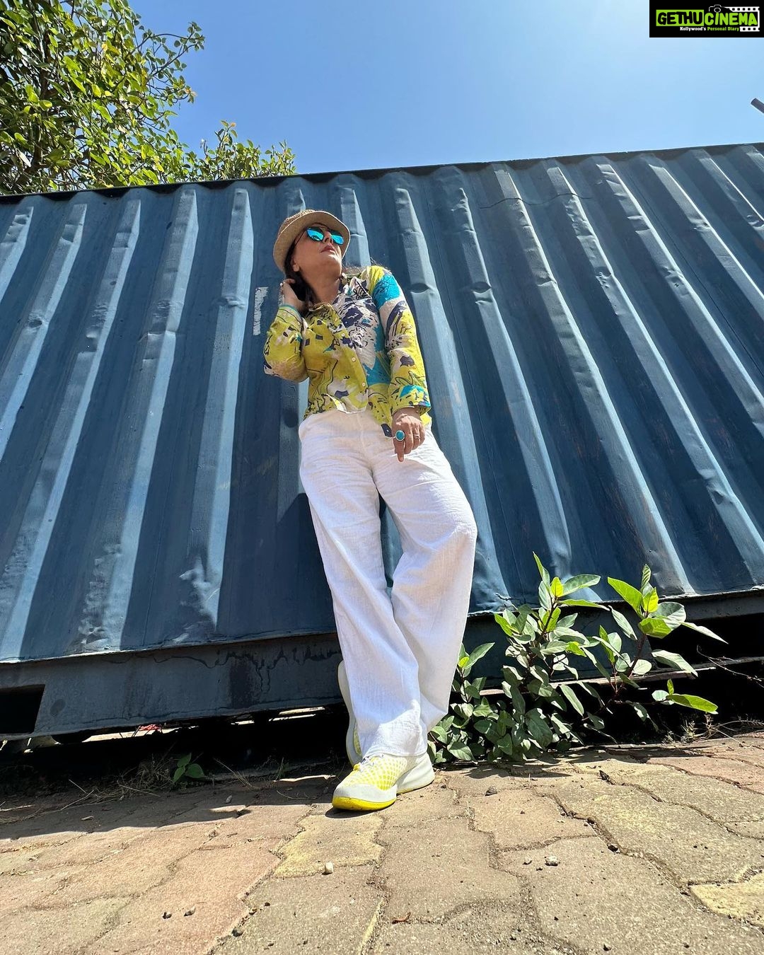 Deepshikha Nagpal Instagram - Keep smiling, because life is a beautiful thing and there's so much to smile about. - . . . #smile #attitude #swag #fun #enjoylife #blessed #happines #love #goodmorning #haveaniceday #photooftheday #❤️