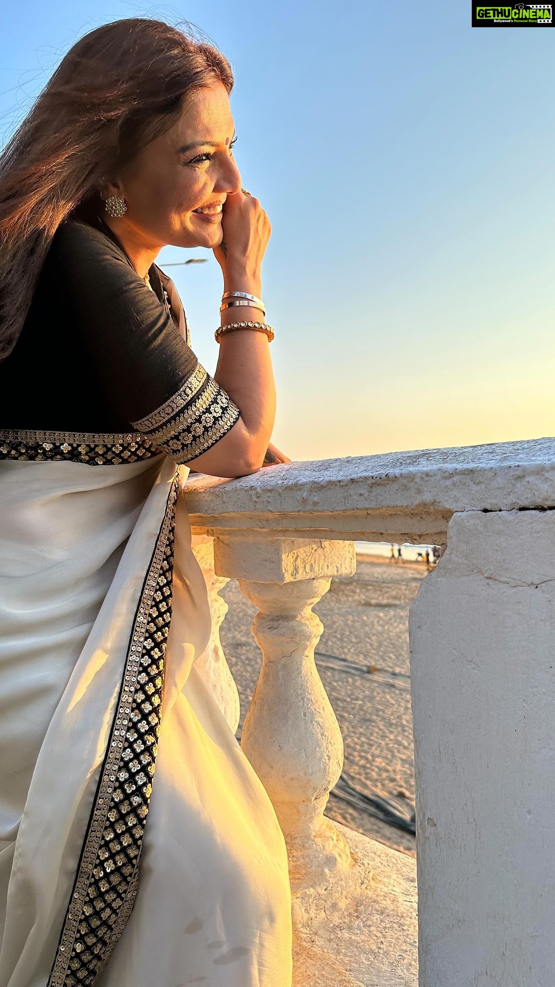 Deepshikha Nagpal Instagram - “Be strong enough to walk away .. what is hurting you. Remember your current situ is not your final destination ❤️. . . #smile #staystrong #blessed #behappy #selfcare #aelflove #trendingreels #reelsvideo