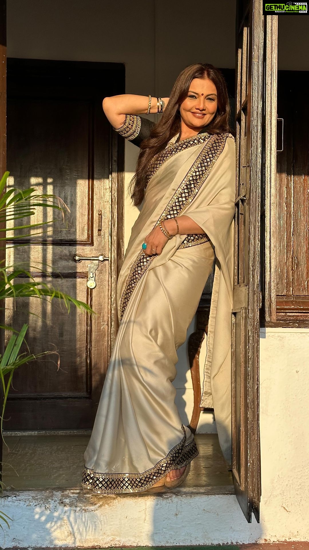Deepshikha Nagpal Instagram - Queens don’t quit …..we conquer ❤️. . . #queen #quit #conquer #smile #beauty #gorgeous #trendingreels #reelsvideo