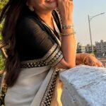 Deepshikha Nagpal Instagram - Jadu hai Nasha hai …….. . . #jadu #nasha #love #songs #sunset #beauty #smile #happiness #beauty #trendingreels #reelsvideo #❤️