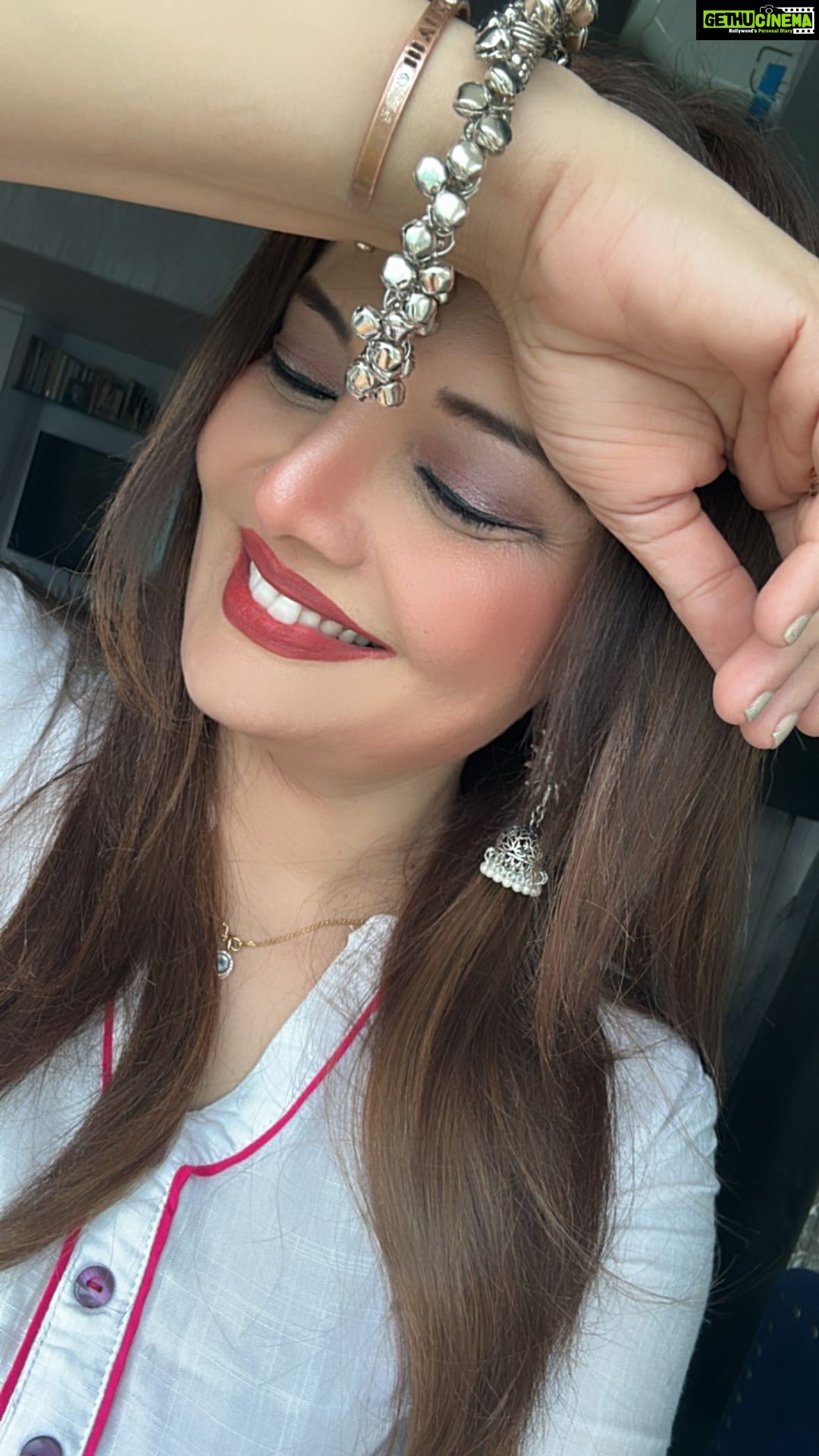 Deepshikha Nagpal Instagram - Chalo Kwab pure karte hai ………. . Ishq Adhura hi Acha hai ❤️❤️. . . #ishq #kwab #adhura #selflove #livelife #trendingreels #reelsindia #❤️