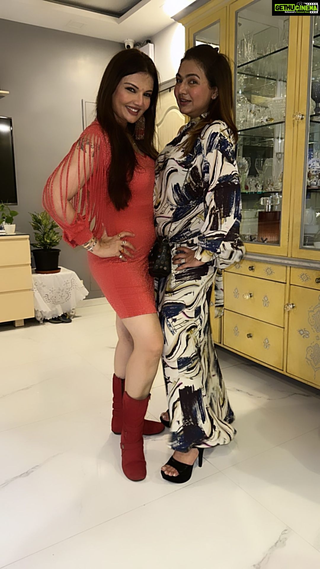 Deepshikha Nagpal Instagram - My superpower is dancing in heels.. . . #dance #enjoy #livelife #positivequotes #dancingqueen #happyeaster #trendingreels #reelsvideo