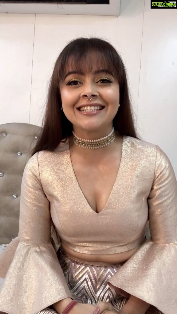 Devoleena Bhattacharjee Instagram - It was a time when #devoleena had to leave the show due to the back injury, but it seems life is a full circle . She is fire , she is real . She has views she may do mistakes but she will rise again like a pheonix as she always does. She is back this time as a contestant in the show and will give her best. She has this message for her fans and supporters. Please continue to love and support her in this journey. Rock on 💥 🤗 #devoleenabhattcharjee #devo #omggirl #devo #biggboss15 #bb15 #devosquad #devolians @colorstv @vootselect