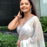 Devoleena Bhattacharjee Instagram – Beauty is power; a smile is its sword😇

Styled by: @shikshabhansali_ 
Outfit: @xiva_clothing
Jewellery: @zevarking

#lifeisbeautiful 
#devoleena #devoleenabhattcharjee